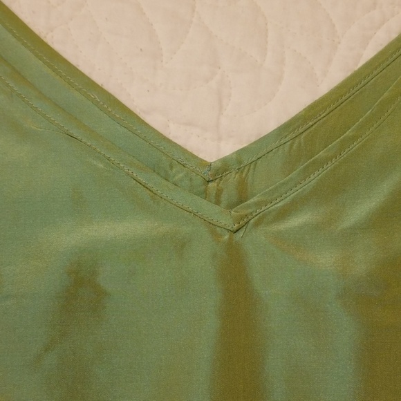 💥Doncaster Collection 100% Silk Top NWOT - Picture 2 of 6